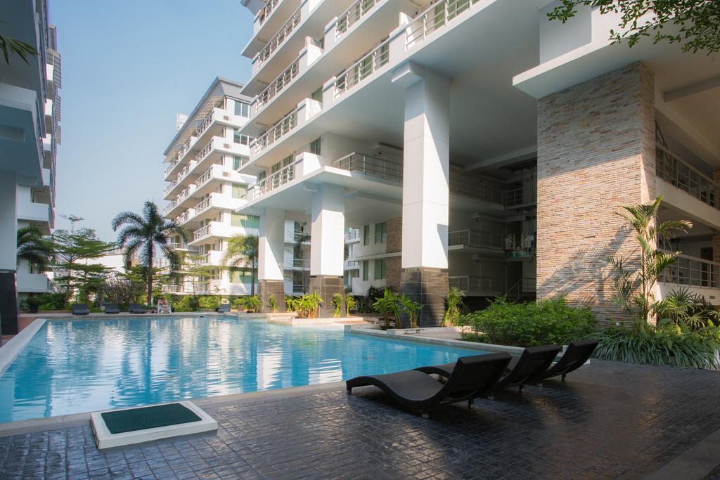 The Capital Resort @ Sukhumvit 50 Bangkok Exterior foto The Panorama pool