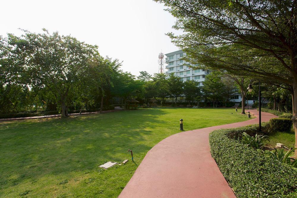 The Capital Resort @ Sukhumvit 50 Bangkok Exterior foto The park