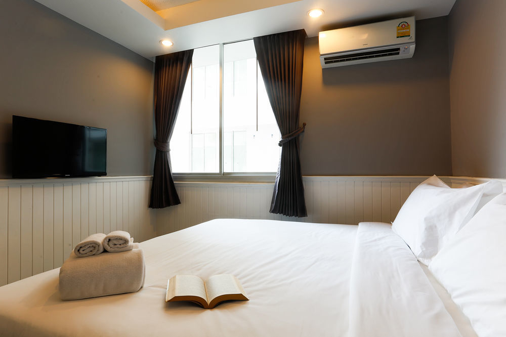 The Capital Resort @ Sukhumvit 50 Bangkok Exterior foto A room at the hotel